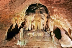 Пещерата Бачо Киро